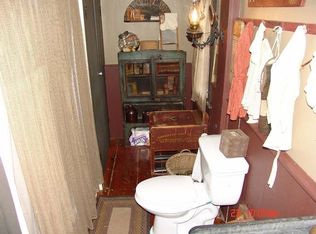 1073 Mapleton Ave, Suffield, CT 06078