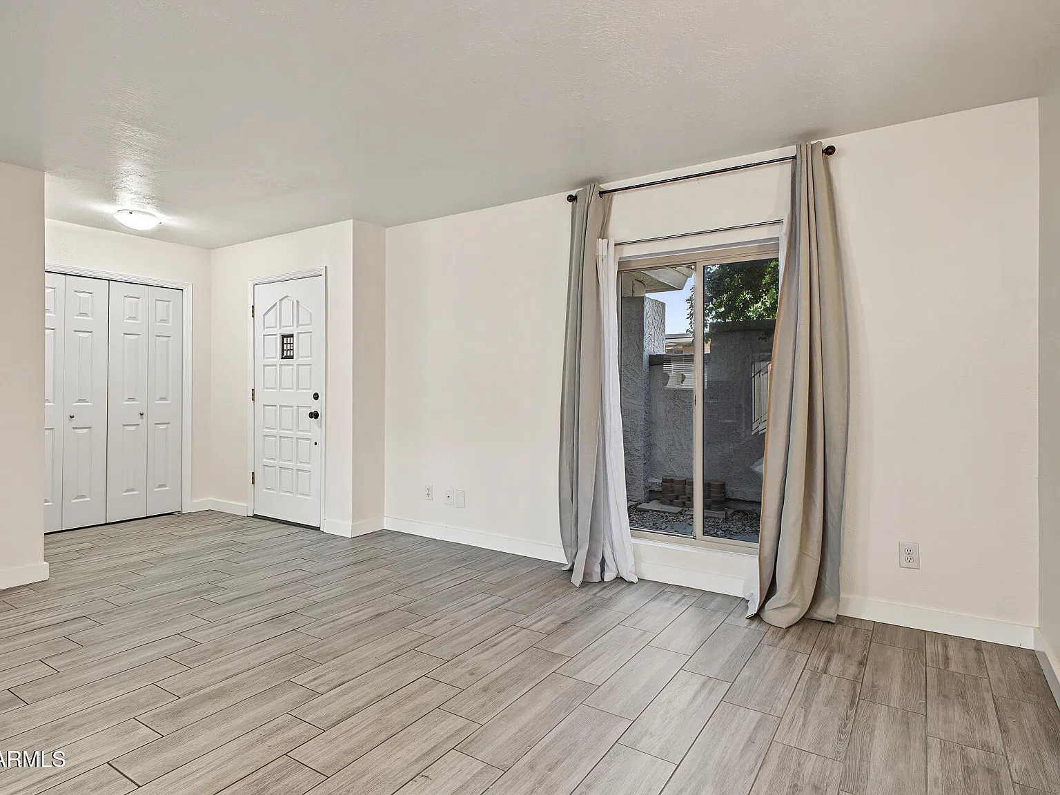 3 bed, 2.5 bath, 1591 sqft, $3,200 — Photo 3