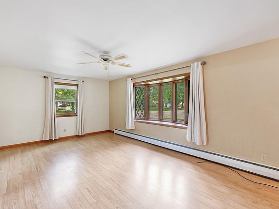 3rd image of 427 Apollo Way