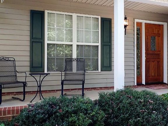 4th image of 1728 7th Street Ln SE