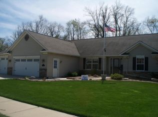 945 Bolton Farms Ln, Grand Ledge, MI 48837