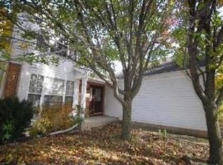 12 Foxglove Ct, Bolingbrook, IL 60440