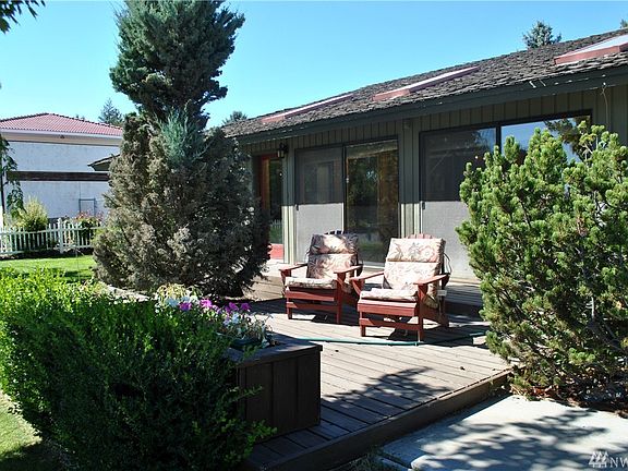 2nd image of 6776 Partridge Dr NE