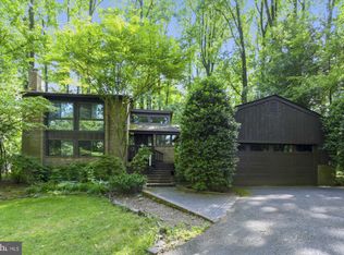 7917 Old Falls Rd, Mc Lean, VA 22102