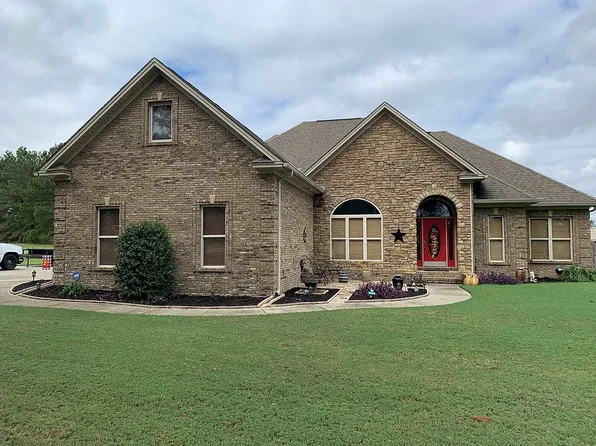 661 Blackberry Rd, Deatsville, AL 36022