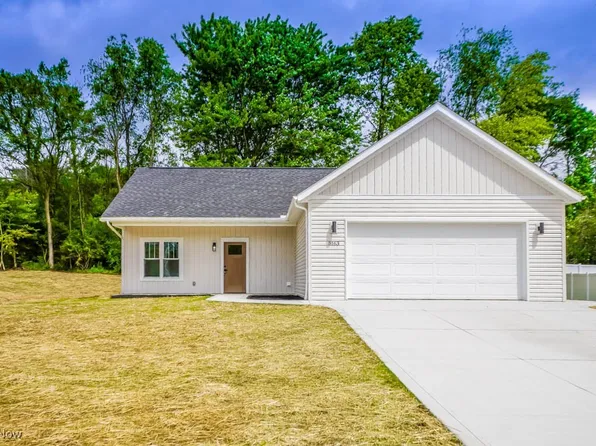 5163 Francesca St, Louisville, OH 44641