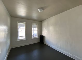 1042 W Market St #17257701, York, PA 17404