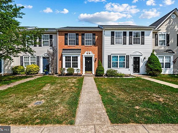 3rd image of 10505 Tidewater Plains Dr