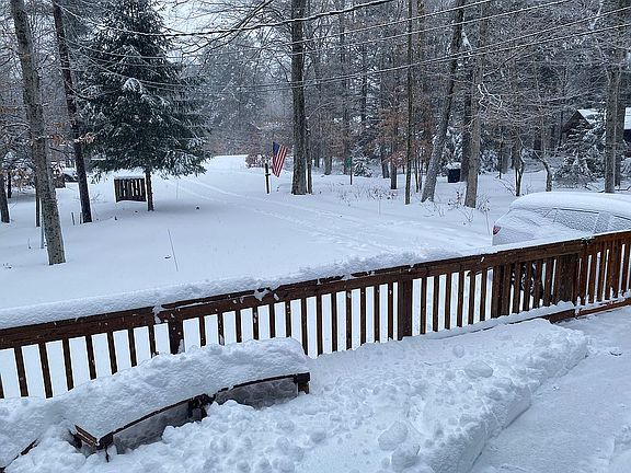 2nd image of 312 Meadowbrook Ct