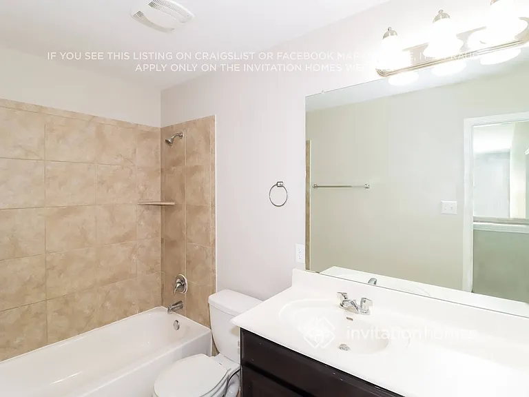 110 Camden Cv — Photo 12