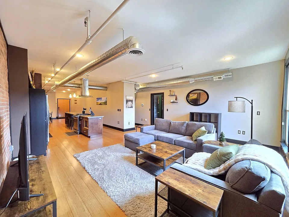 401 W 1st Ave #2