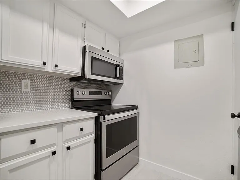 2600 Penny Ln #118 — Photo 8