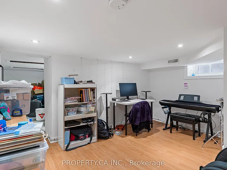 126 Stephenson Ave — Photo 18