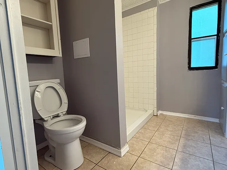 19 Clifton Manor Dr — Photo 3