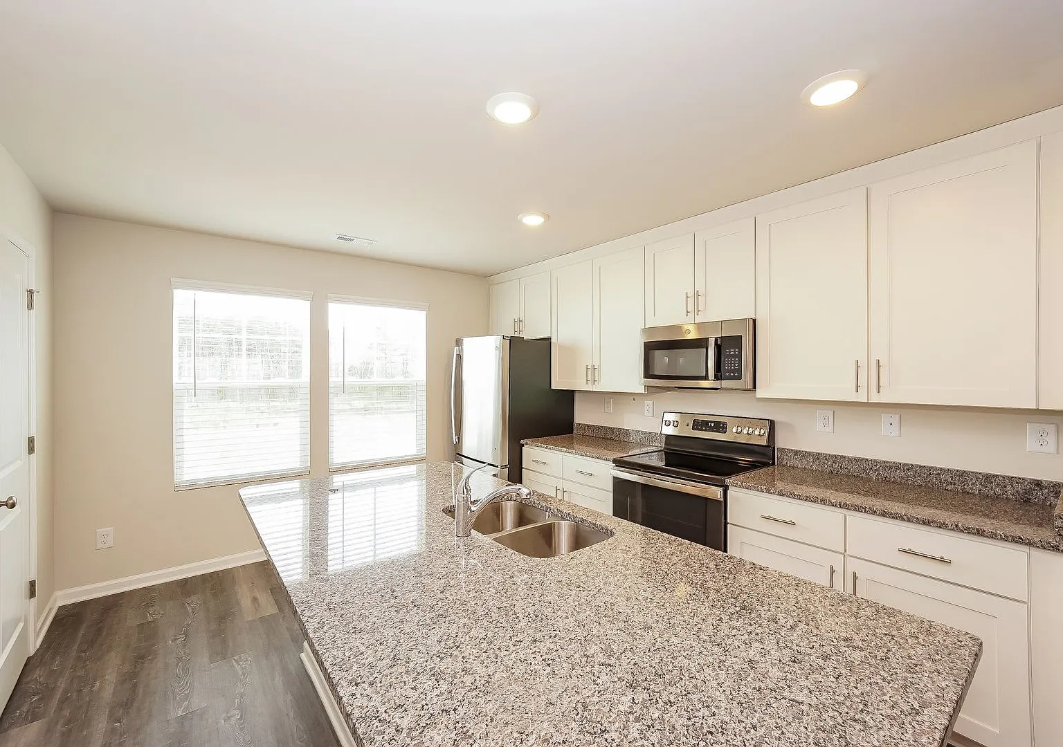 3-Bedroom, 3.5 Bath Townhome for Rent in Mooresville, NC | Attached Garage & Modern Kitchen — Photo 3