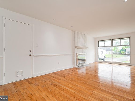 5th image of 6407 Rose Hill Dr