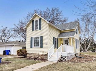 512 E Harrison St, Appleton, WI 54915
