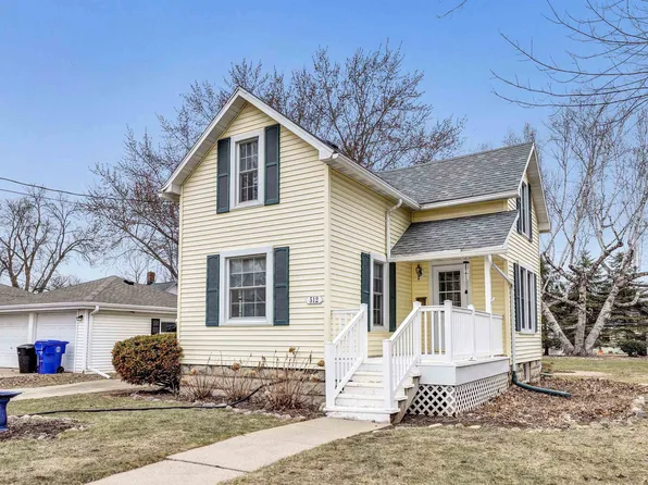512 E Harrison St, Appleton, WI 54915