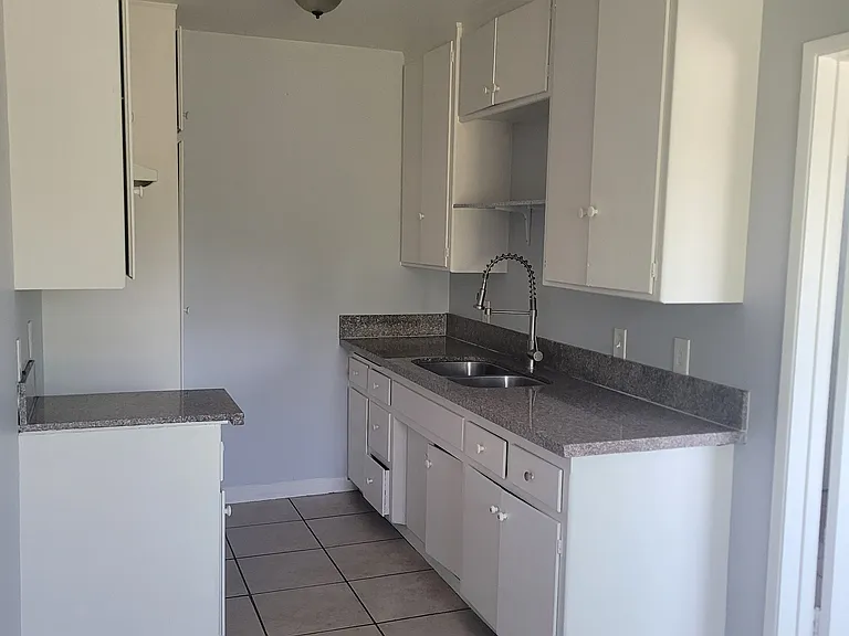 8431 San Carlos Ave #B — Photo 5