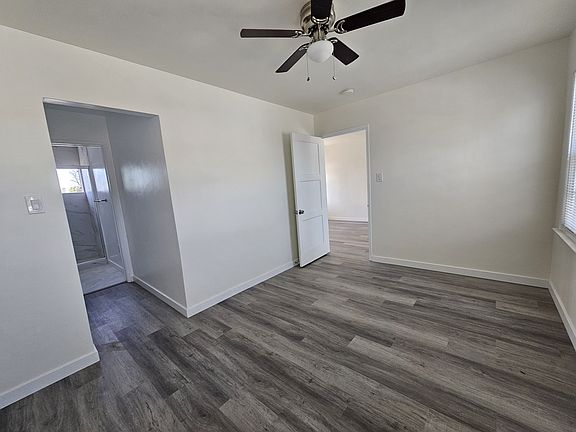2nd image of 5940 Camellia Ave #1/4