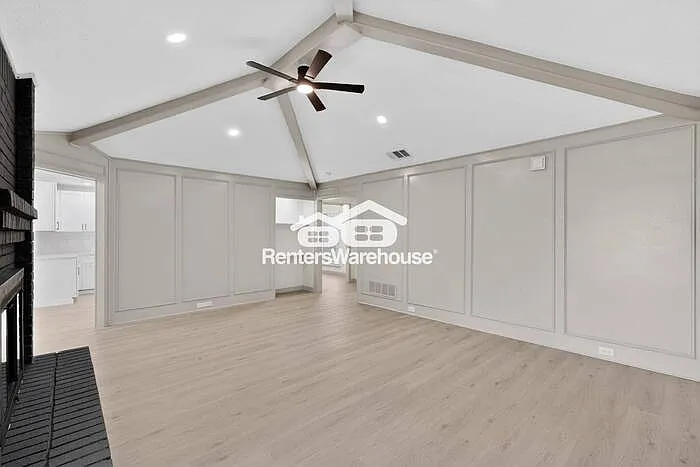 710 Worcester Ln — Photo 12
