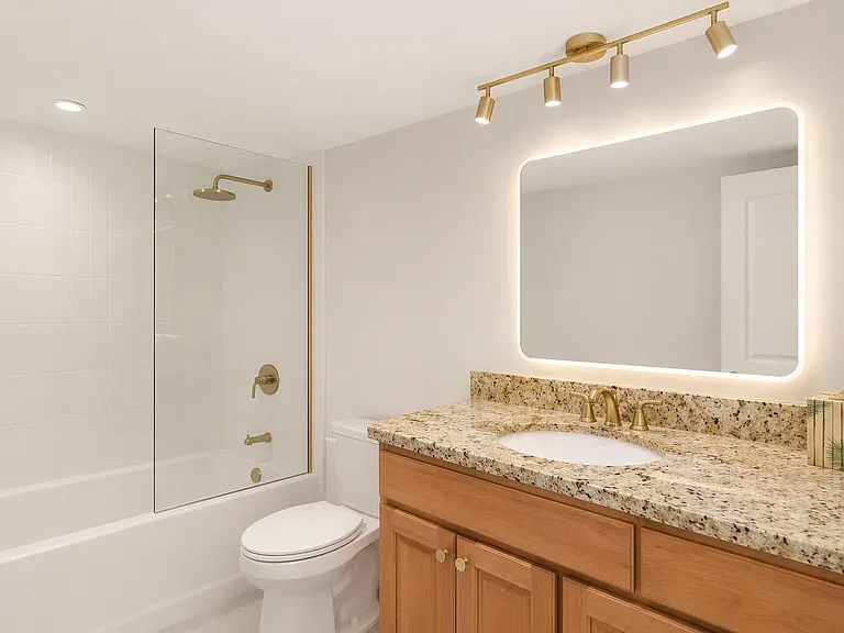 1021 Hillsboro Mile #1108 — Photo 9