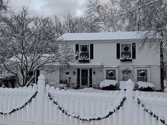 3rd image of 28701 W Park Dr