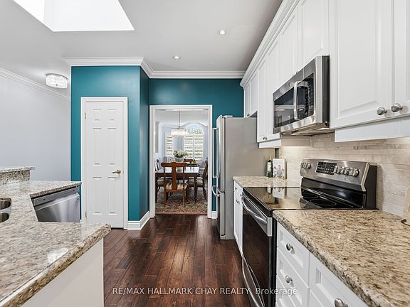 5th image of 50 Thicketwood Ave