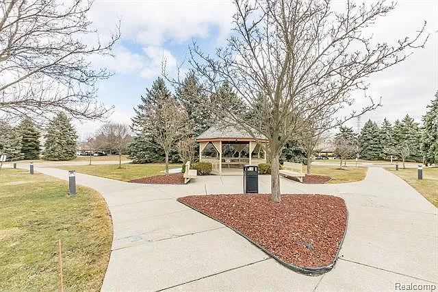 2 bed, 1062 sqft, $1,800 — Photo 4