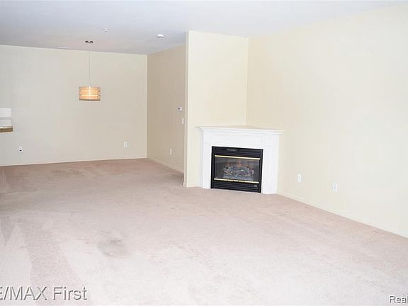 3rd image of 26912 Carrington Pl