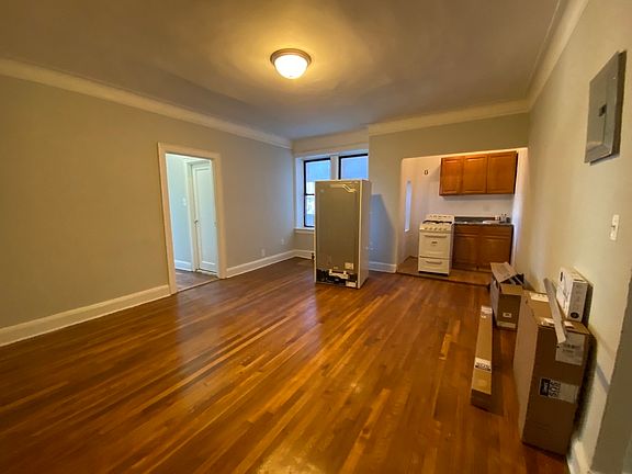 5th image of 37-06 69th St #1E