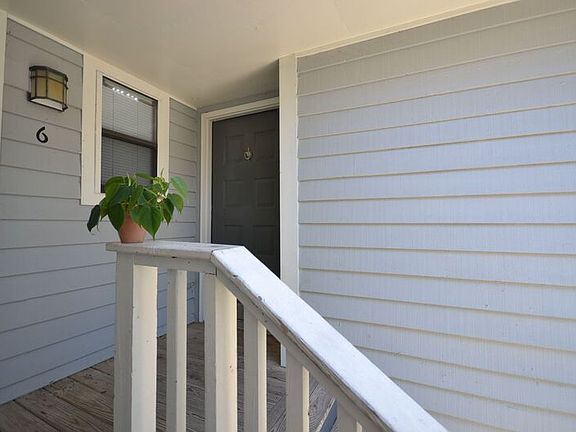 4th image of 10163 Creekside Dr SE APT 6