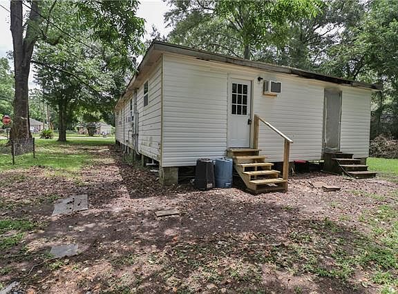 2nd image of 61325 Holly Dr #B