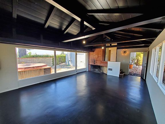 4th image of 4953 Coringa Dr
