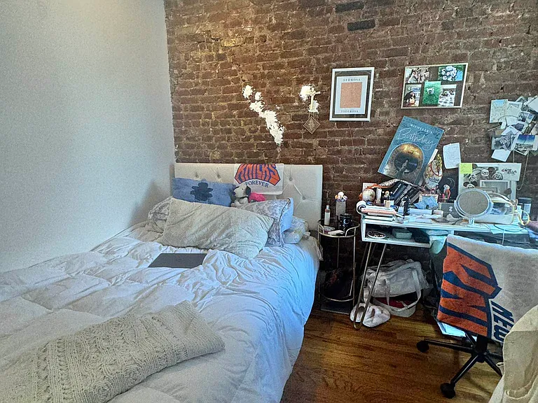 413 E 70th St #27 — Photo 4