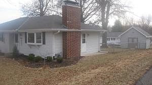 3rd image of 3040 Floyd Ave