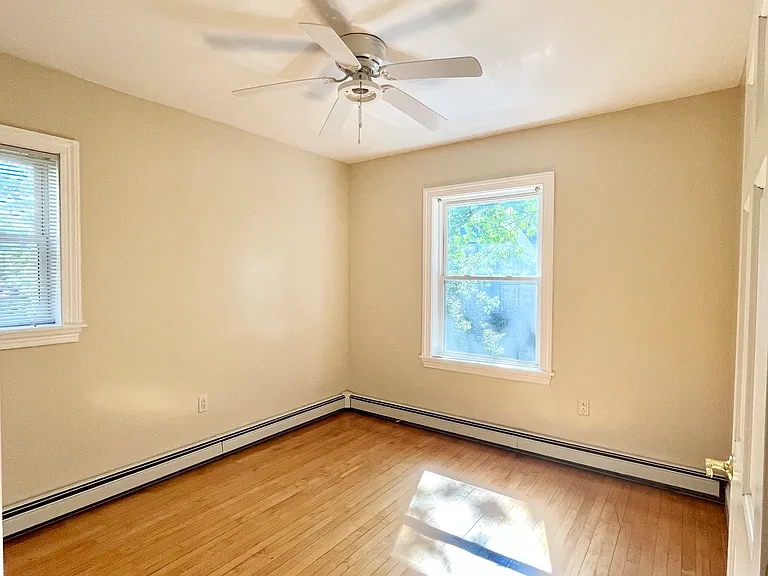 19 Park View St — Photo 7