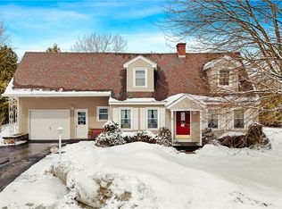 34 Cambridge Rd, Whitesboro, NY 13492