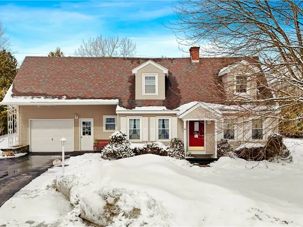 34 Cambridge Rd, Whitesboro, NY 13492