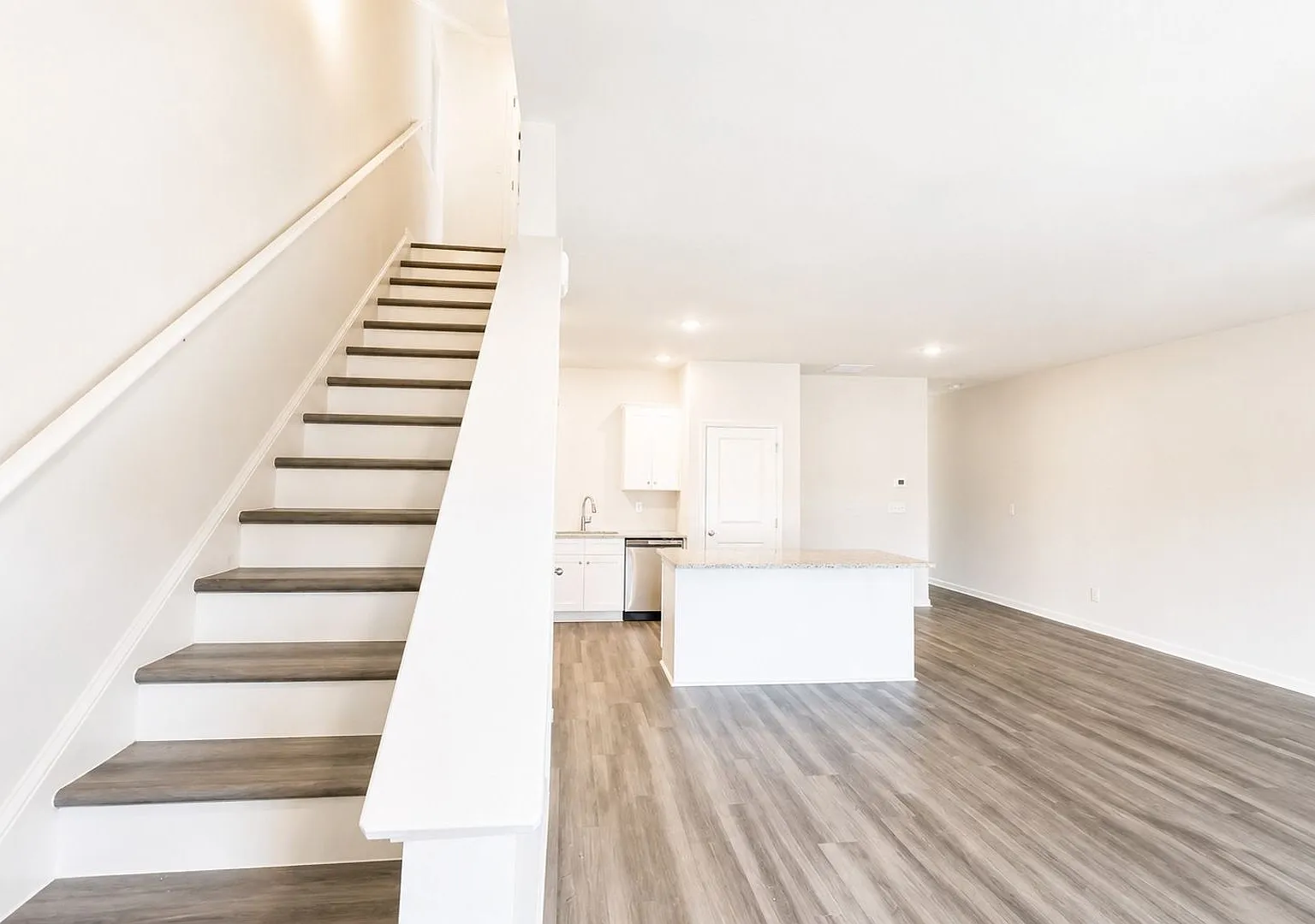 Now Leasing: Spacious 4-Bedroom Townhomes in Oakwood — Photo 2