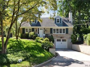 10 Ridgeway Rd, Port Washington, NY 11050