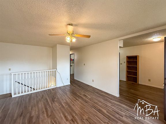 3rd image of 811 Pearl St