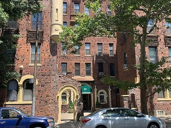 255 79th St APT E8, Brooklyn, NY 11209