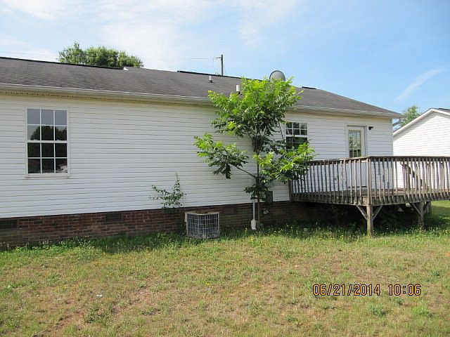 2nd image of 218 Putnam St