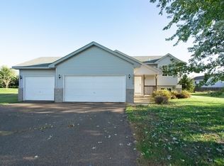 1008 Hilltop St, Braham, MN 55006