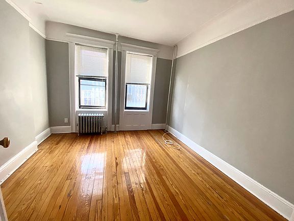 4th image of 34-25 37th St #111