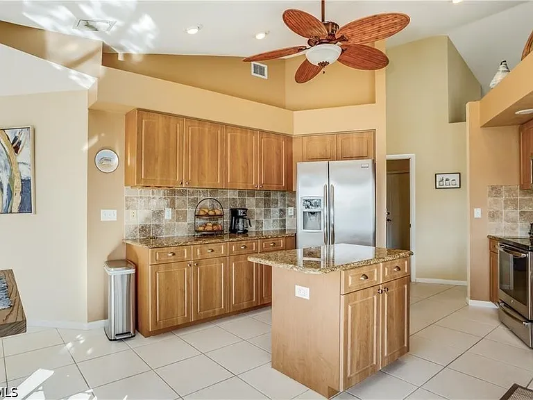1922 Cape Coral Pkwy W — Photo 2