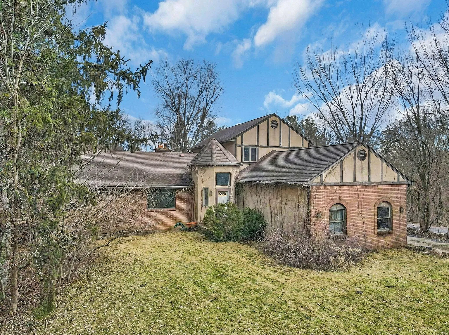8459 Big Walnut Rd photo 1