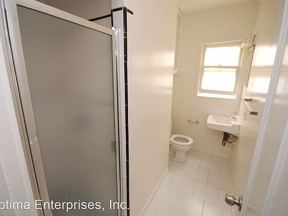 5th image of 151 S Palm Dr Unit B