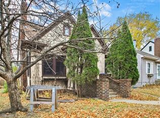 1832 W James Ave, Saint Paul, MN 55105